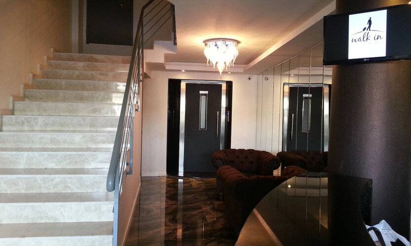 Walk In Hotel