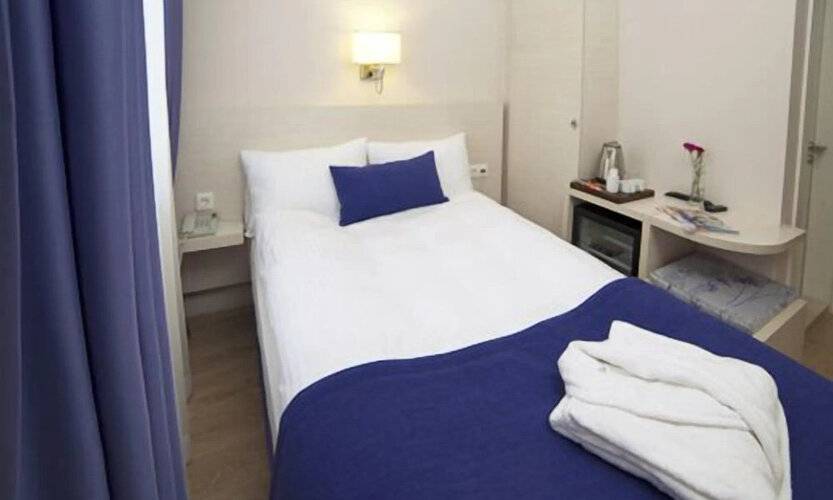 Walk In Hotel