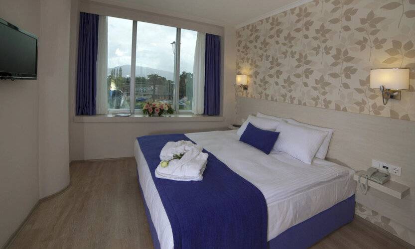 Walk In Hotel