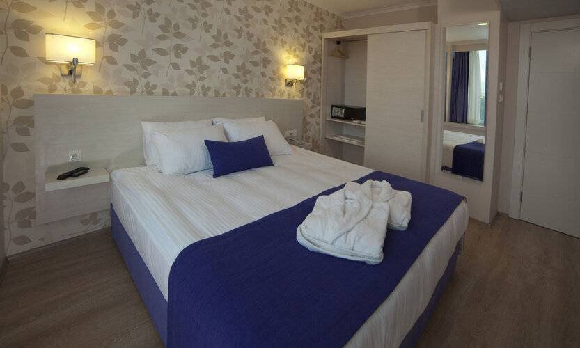 Walk In Hotel