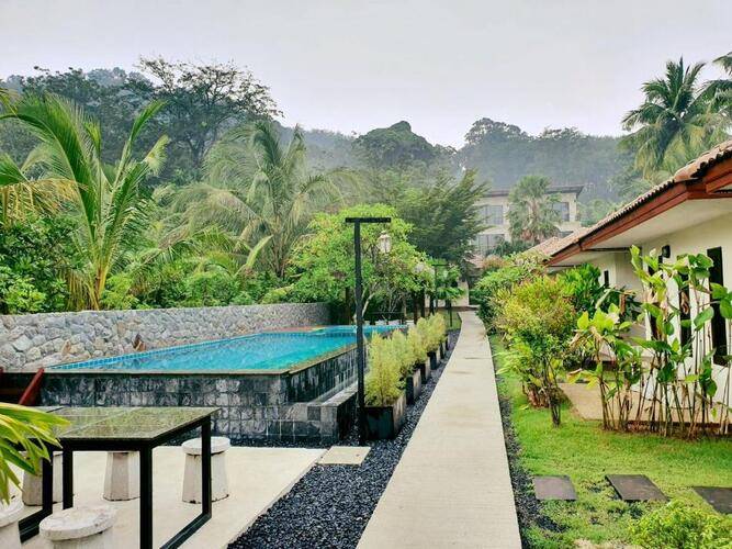 Laemsai Resort By Zuzu