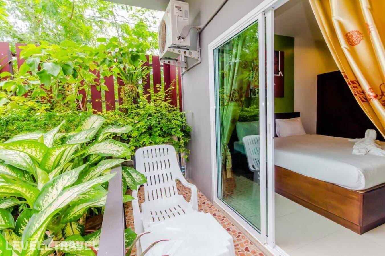 фотографии отеля Baan Yuyen Karon Guesthouse (Adults Only 18+) в Таиланд(Карон Бич) - фото №1