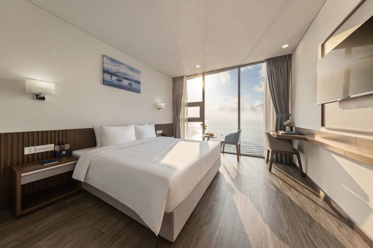 Mangata Beachfront Hotel Danang