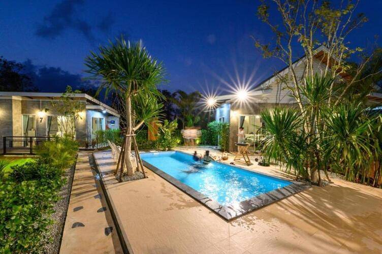 Loftpical Resort