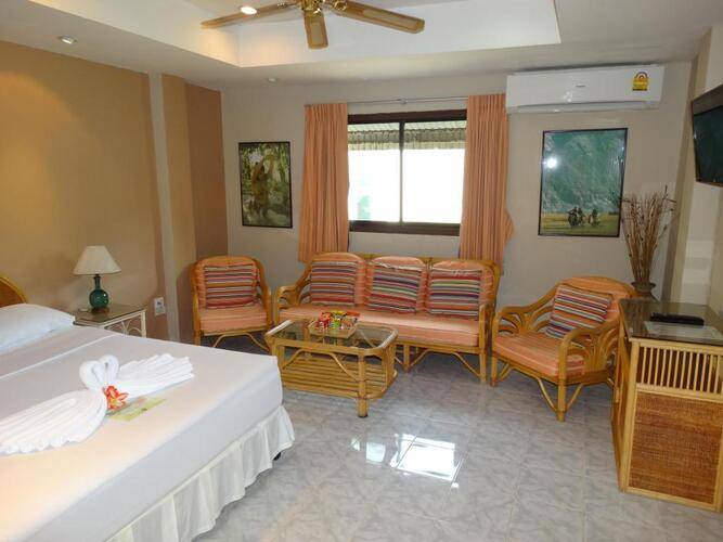 Summer Breeze Hotel