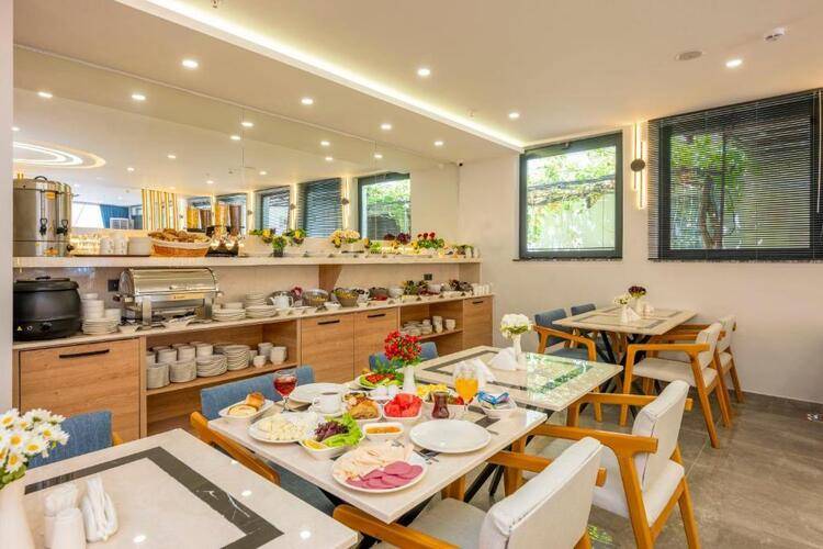 Diamond Luxury Hotel