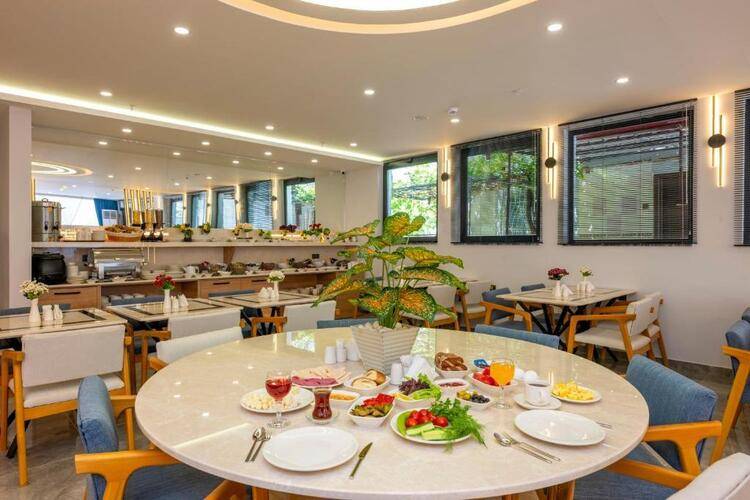 Diamond Luxury Hotel