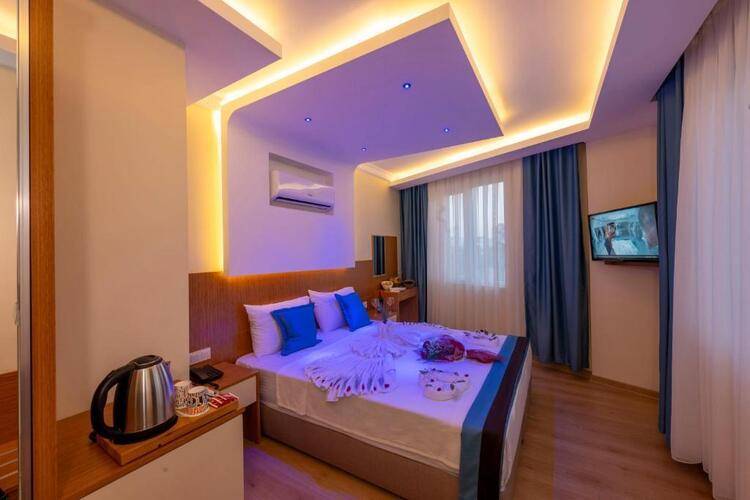 Diamond Luxury Hotel