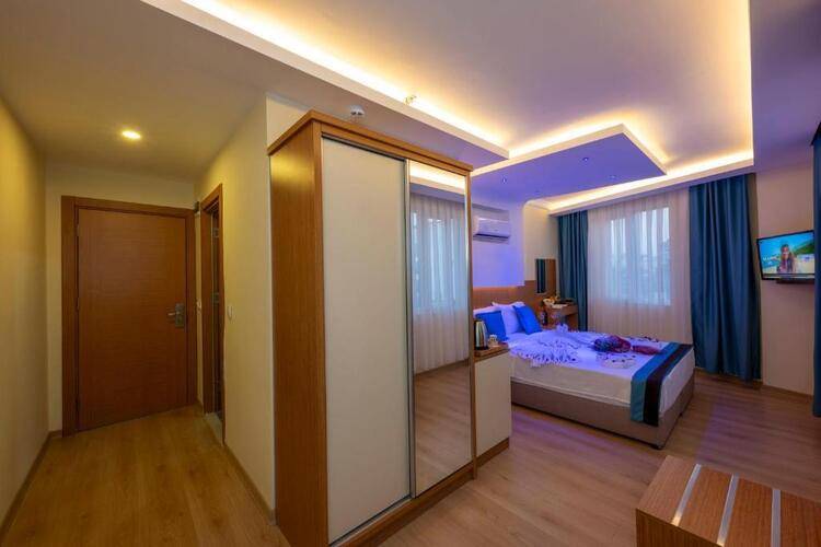 Diamond Luxury Hotel