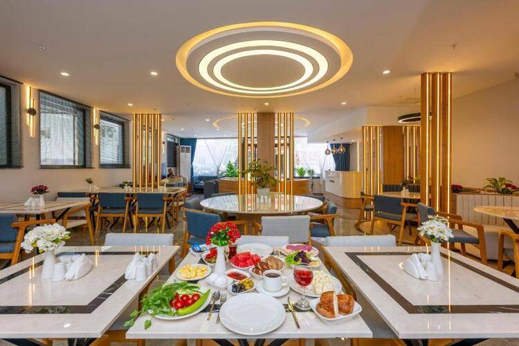Diamond Luxury Hotel