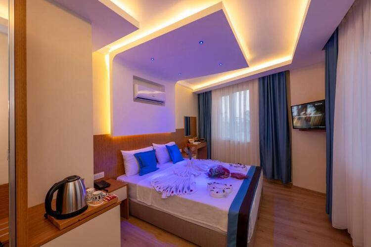 Diamond Luxury Hotel