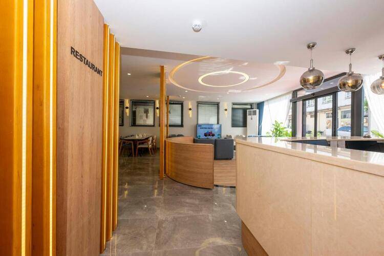 Diamond Luxury Hotel