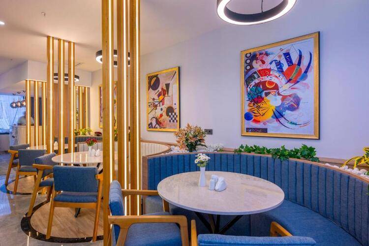 Diamond Luxury Hotel