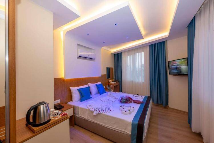 Diamond Luxury Hotel