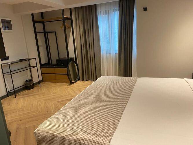 In The Middle Hotel