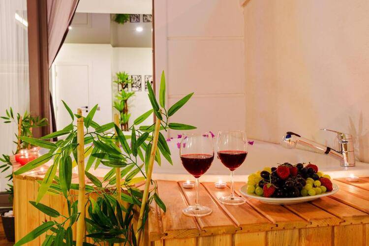 Mrt Suites Lara