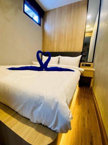 Patong Poshtel
