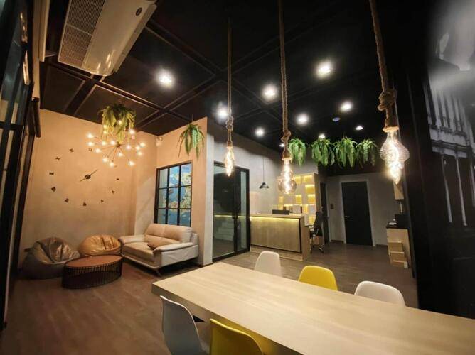 Patong Poshtel