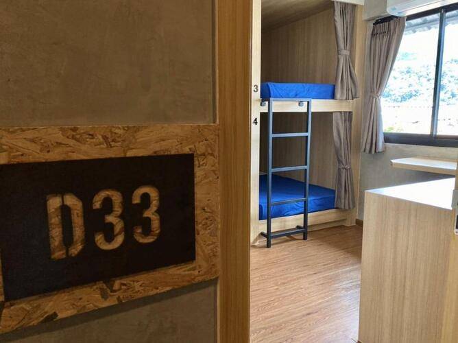 Patong Poshtel