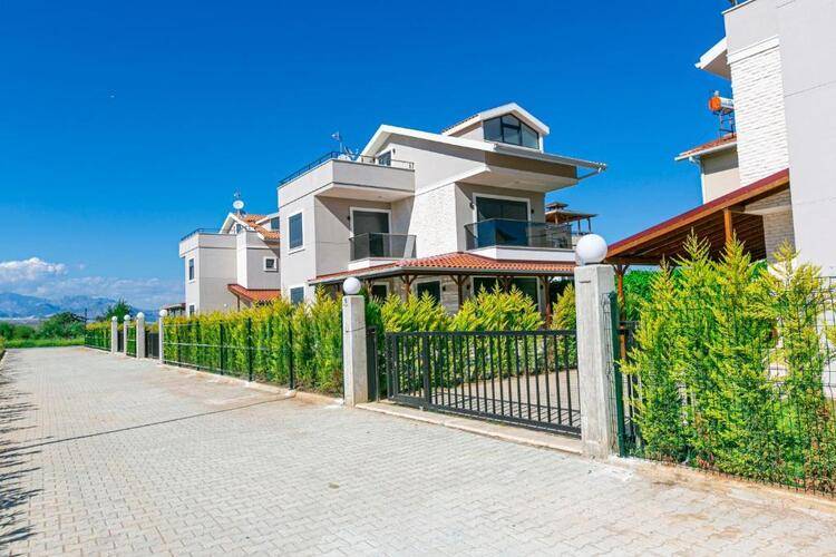 Paradise Town Villa Cordelia