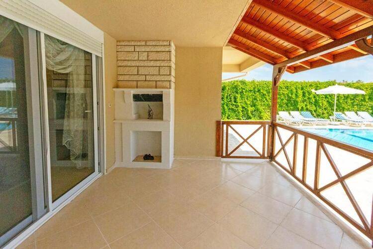 Paradise Town Villa Alison