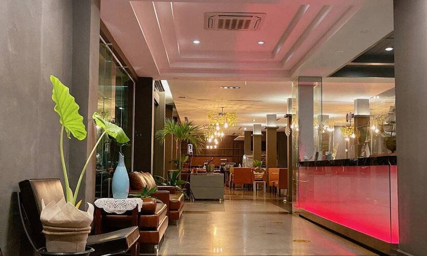 C & N Hotel