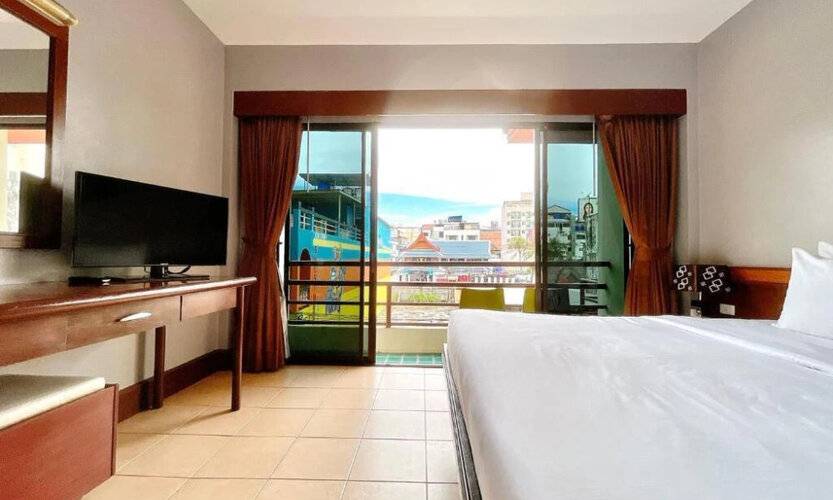 C & N Hotel