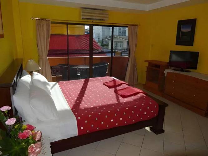 Robin's Nest Guesthouse & Restaurant