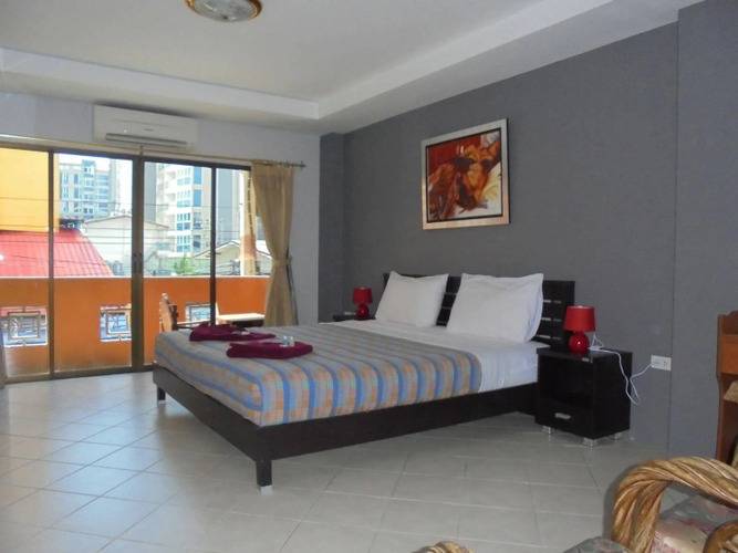 Robin's Nest Guesthouse & Restaurant