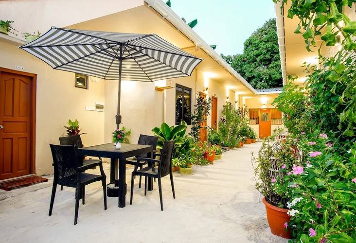 Paguro Beach Inn
