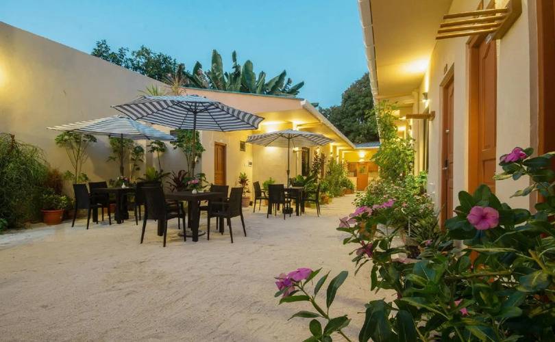 Paguro Beach Inn