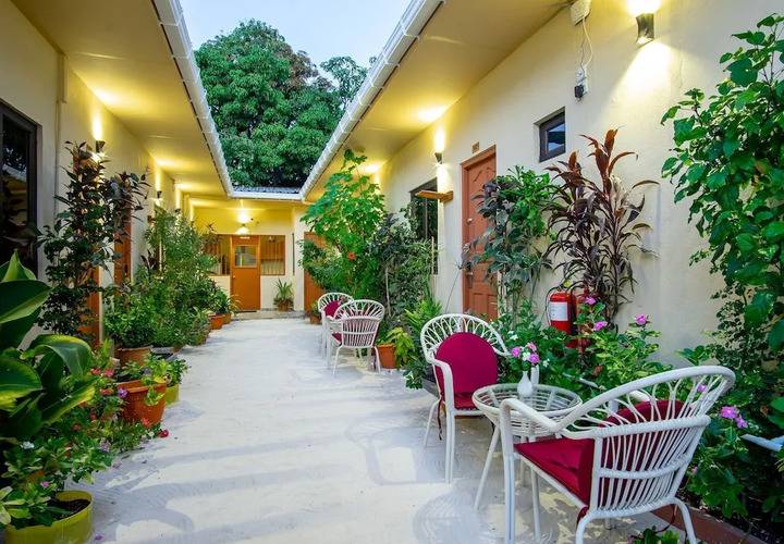 Paguro Beach Inn
