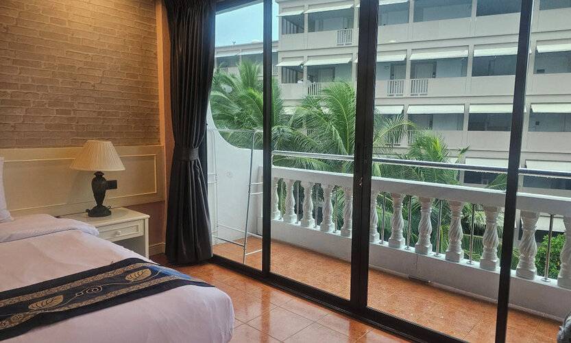 Patong Central Hotel And Apartment
