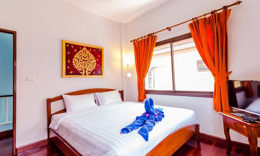 3 Bedrooms Pool Villa Walk To Patong
