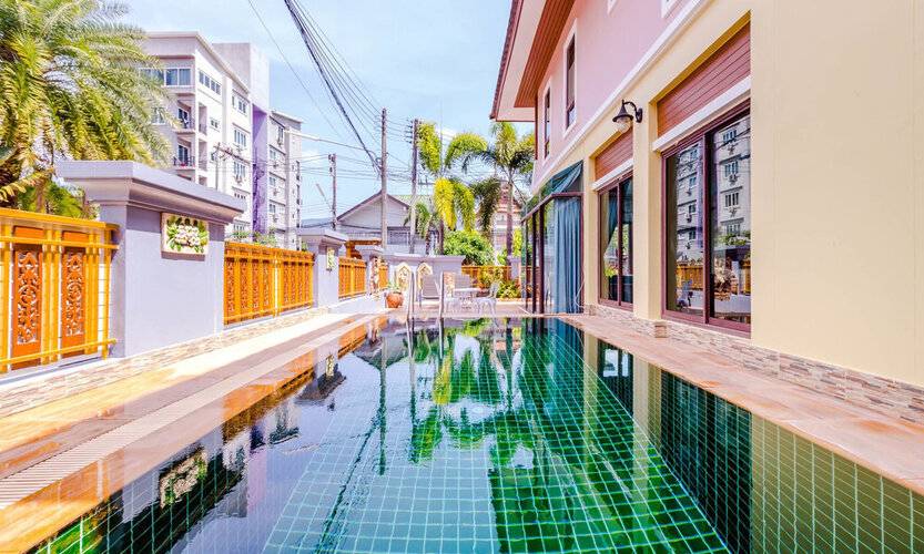 3 Bedrooms Pool Villa Walk To Patong