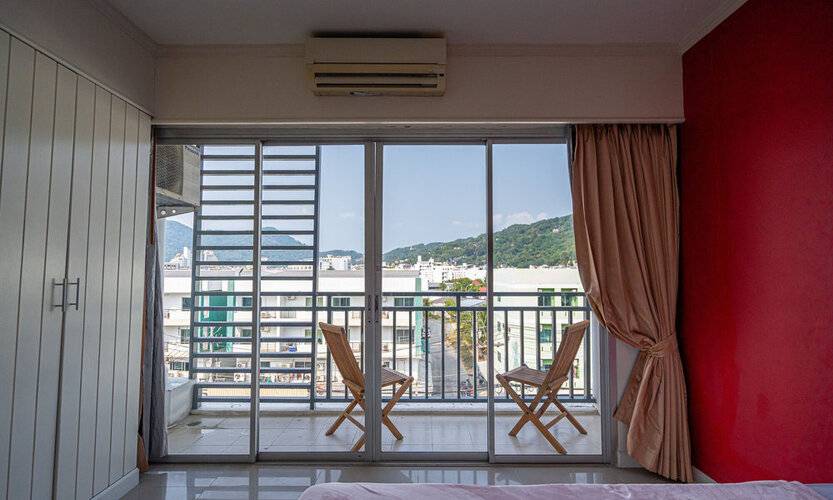Santi White House Patong Hotel