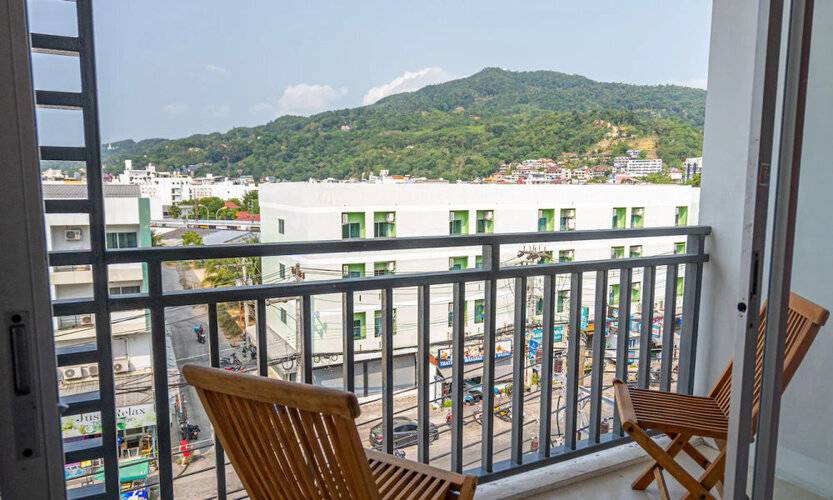 Santi White House Patong Hotel