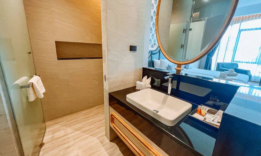 Grand Lord Hotel & Residence