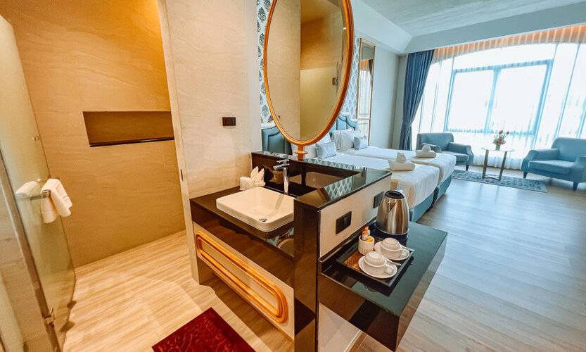 Grand Lord Hotel & Residence