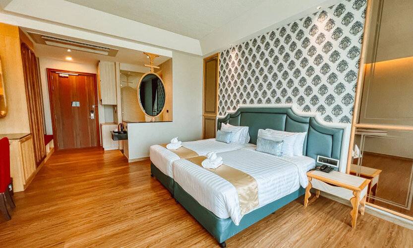 Grand Lord Hotel & Residence