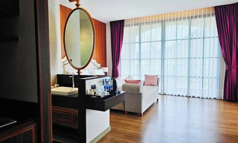 Grand Lord Hotel & Residence