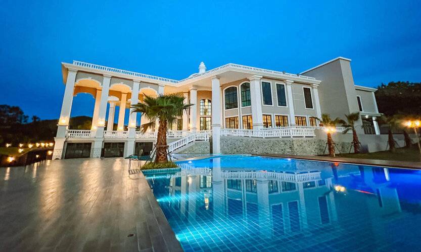 Grand Lord Hotel & Residence