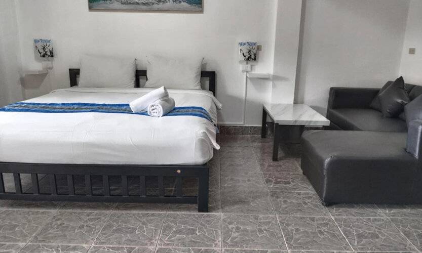 Phratamnak Inn - 100 Meter From Beach