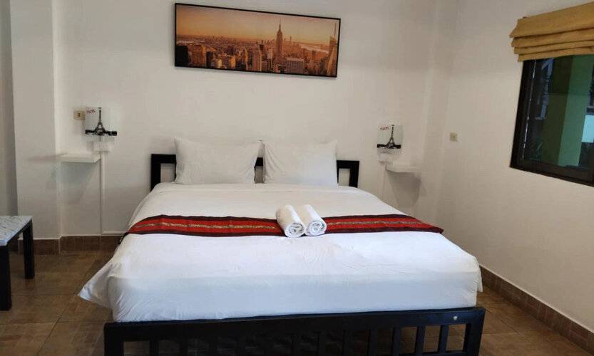 Phratamnak Inn - 100 Meter From Beach