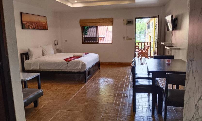 Phratamnak Inn - 100 Meter From Beach
