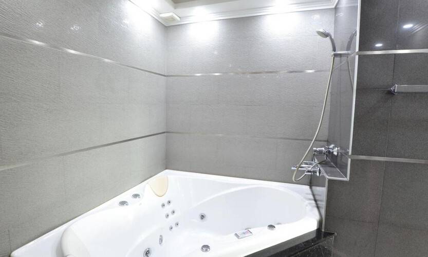 Blue Ocean Suite