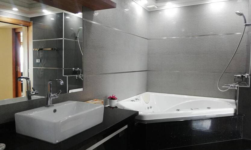 Blue Ocean Suite