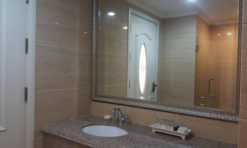 Lk Noble Suite