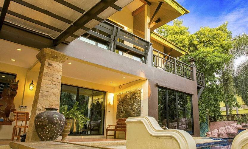 Natcha Pool Villa