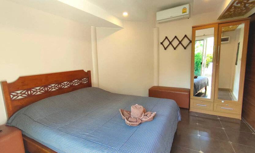 Corner Villa - Pattaya Holiday House Walking Street 4 Bedrooms